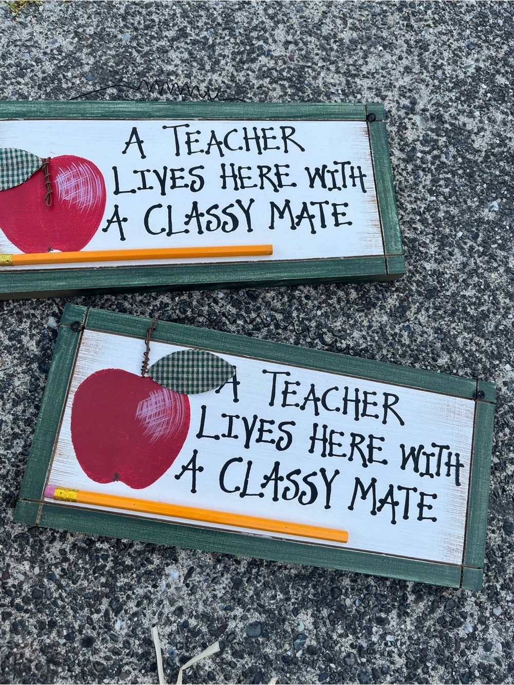 ♥️💙NEW 2 Teacher Wall Sign with Red Apple and Pencil